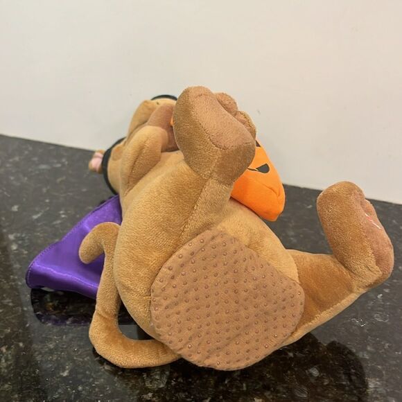 Hallmark Trick or Treatin' Scooby Doo Halloween Animated Talking Plush 12" 2008 - Picture 8 of 9